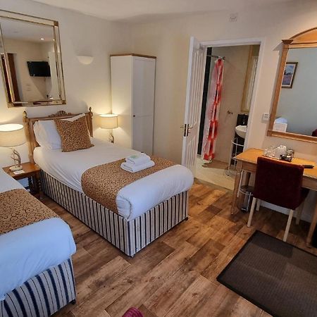 The Fox & Hounds Hotel Faringdon Szoba fotó