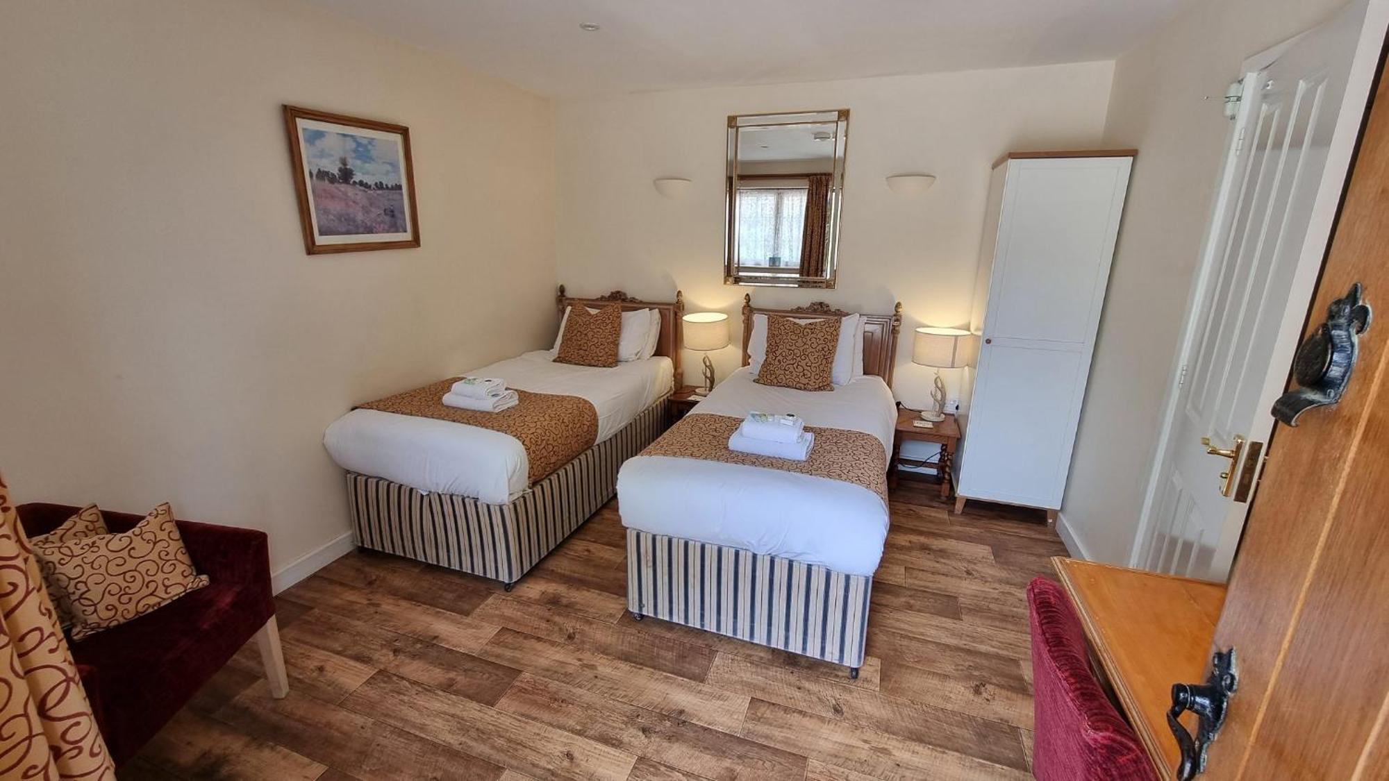 The Fox & Hounds Hotel Faringdon Szoba fotó